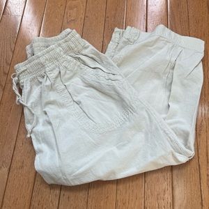 Cream/tan Capri, Gloria Vanderbilt